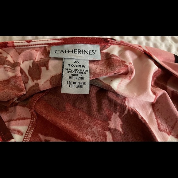 Catherine’s Plus Leaf Pattern Dress - Picture 6 of 6